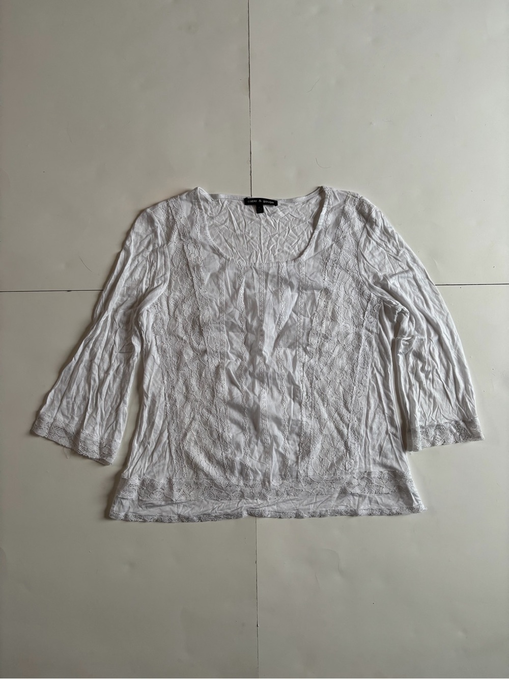 Cable & Gauge White Lace-Trim Scoop Neck Long Sleeve Top